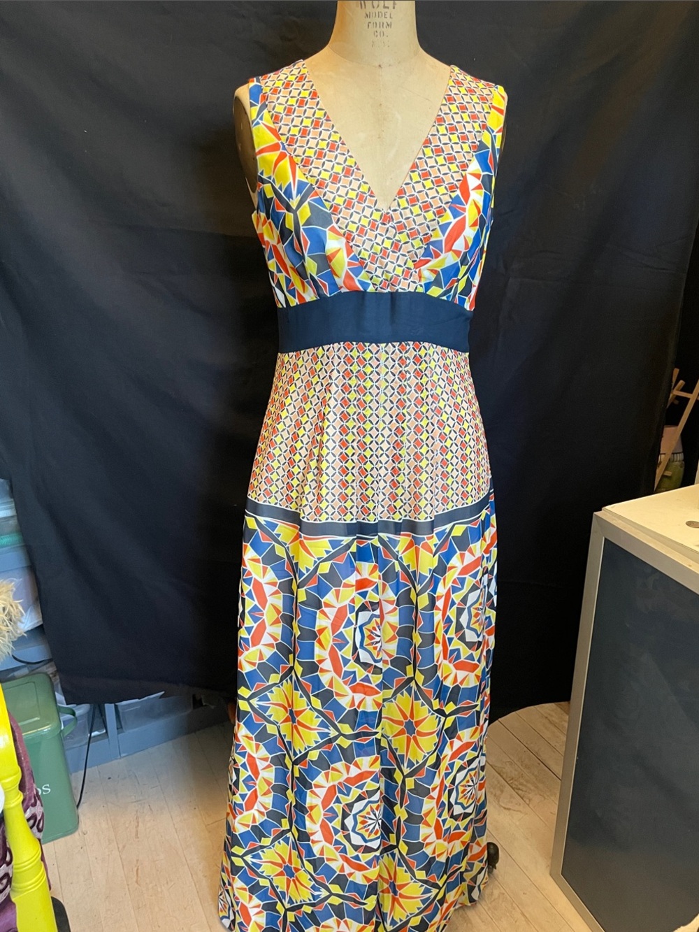 Ann Taylor Multicolor Geometric V‑Neck Maxi Dress